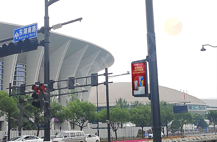 led燈桿屏|智慧燈桿屏|led廣告機(jī)|智慧路燈屏|戶外LED廣告機(jī)|燈桿屏|智慧燈桿|智慧路燈 led燈桿屏|智慧燈桿屏|led廣告機(jī)|智慧路燈屏|戶外LED廣告機(jī)|燈桿屏|智慧燈桿|智慧路燈